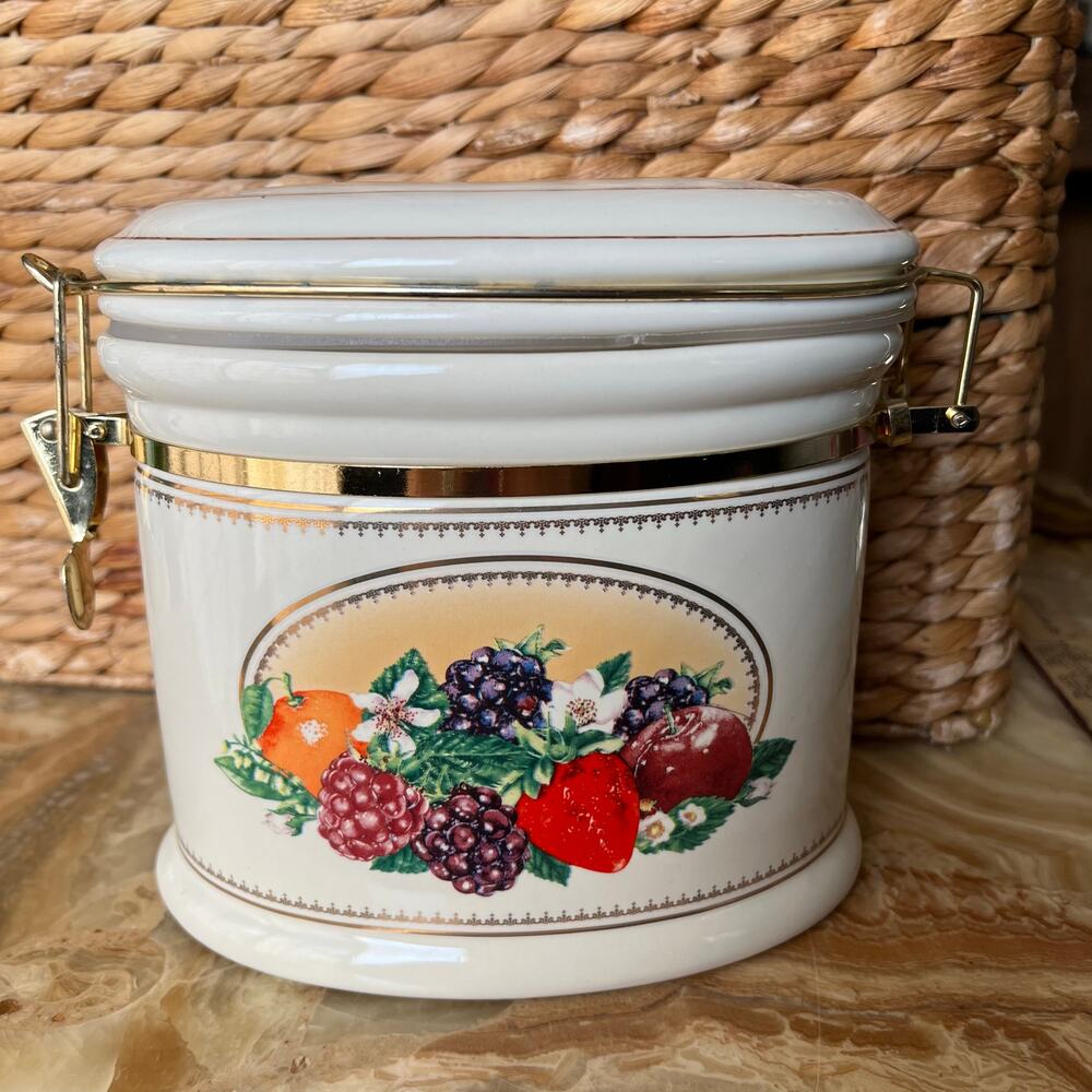 Knotts Berry Farm Canister